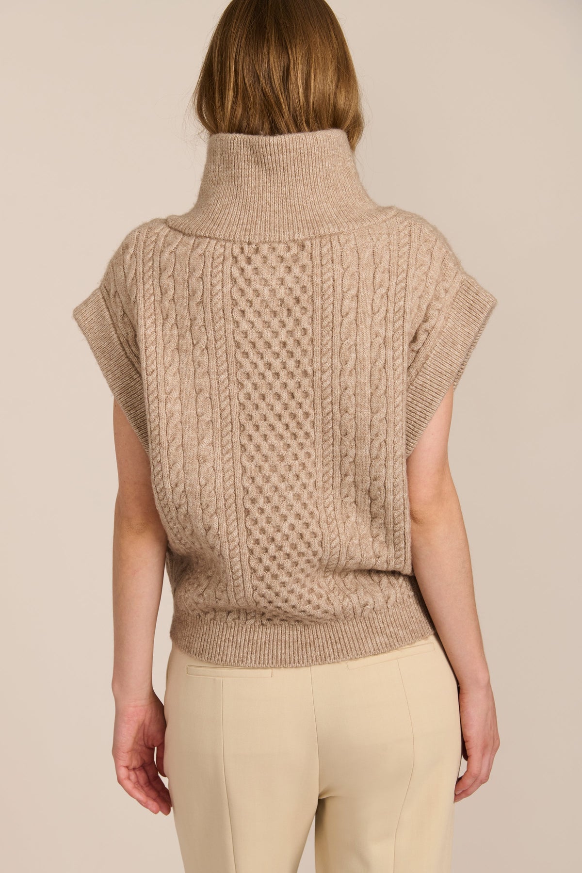 Cable Knit Jumper Vest with Quarter-Zip – Casual Wear, Layering
