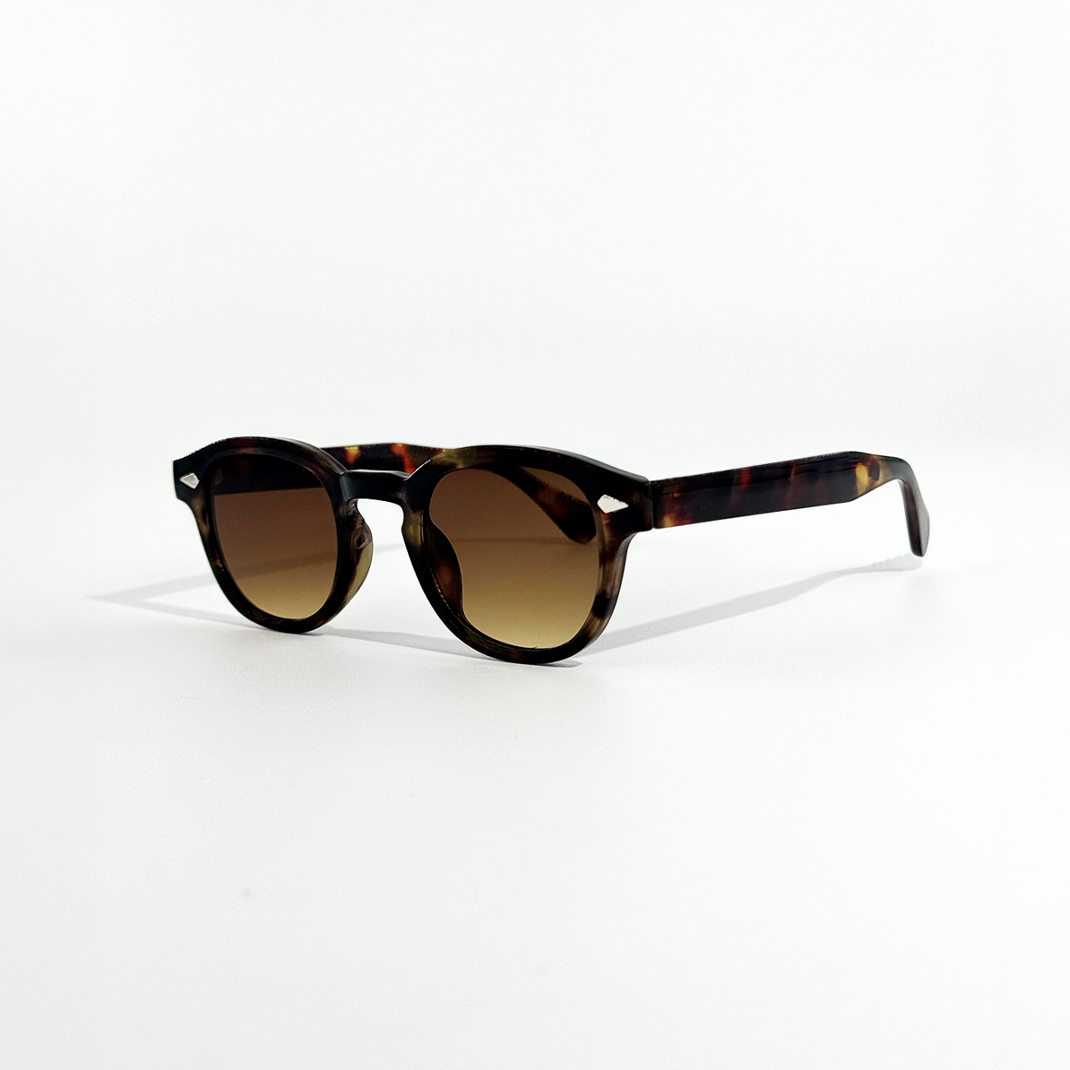 Golden Havana brown lens sunglasses with round tortoise shell frames and UV 400 protection.
